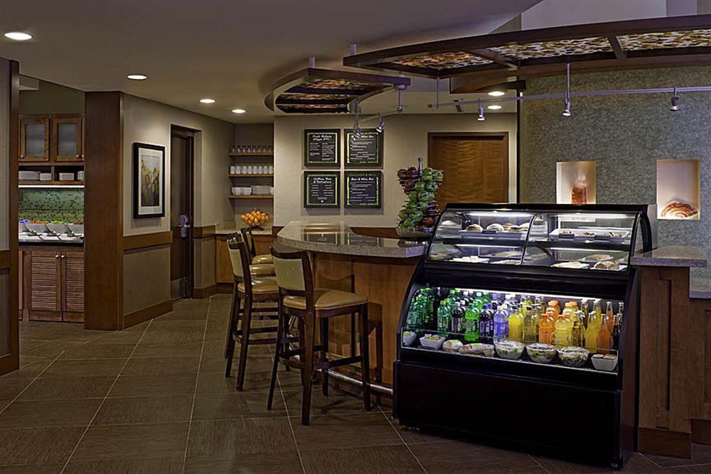 Hyatt Place Des Moines Downtown Restoran gambar